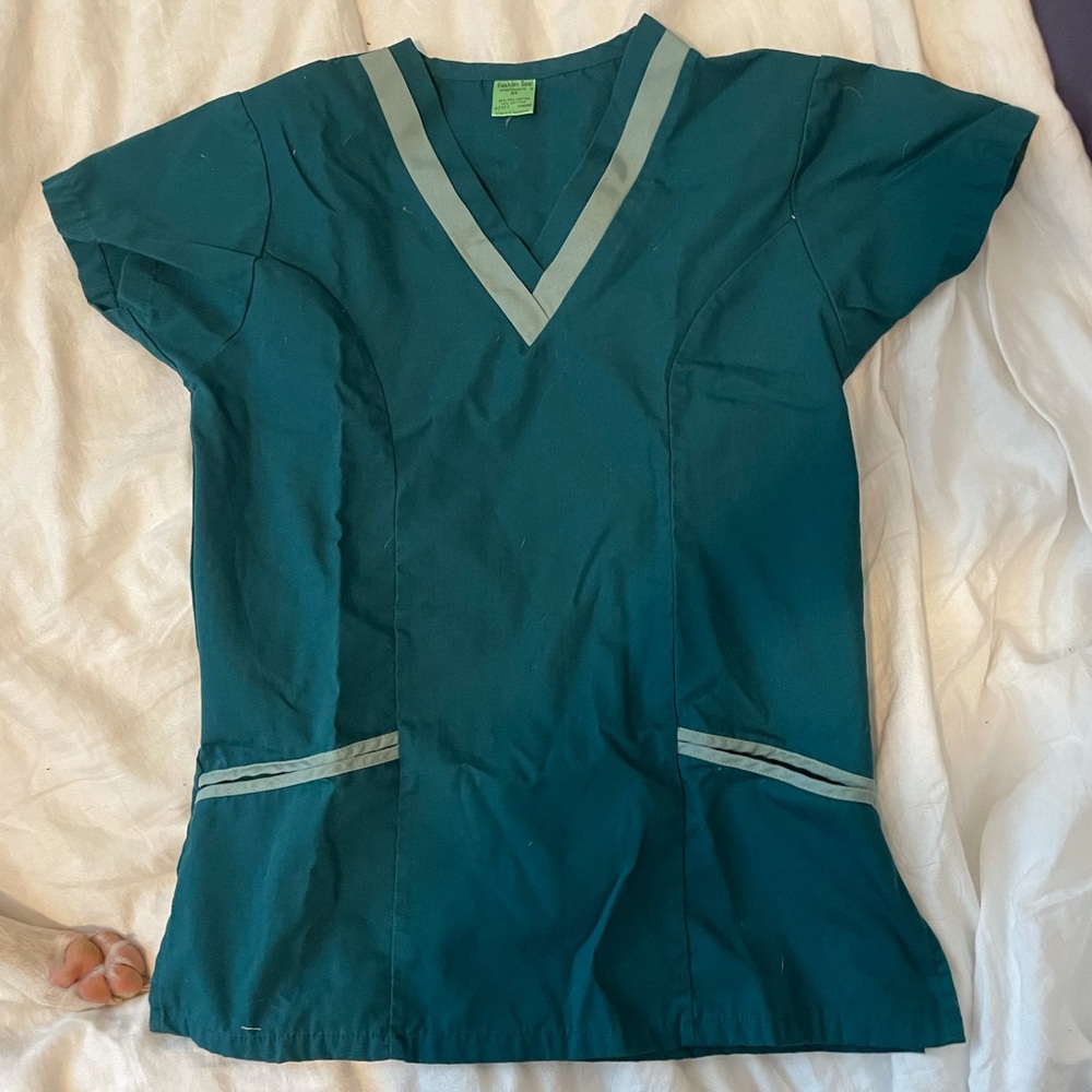Scrub top